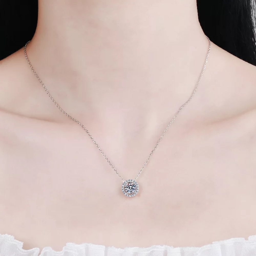 Minimalist Silver Round Diamond Pendant Necklace - Picture 3 of 4